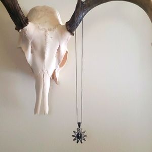 Spur pendant necklace